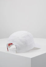 Core Batwing Curve Brim Cap – White